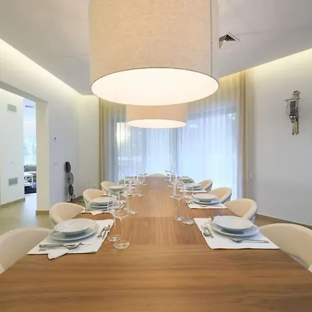 Contemporary Vilamoura Stunning Open Plan Design Azure Elegance Large Private Pool Villa Quarteira