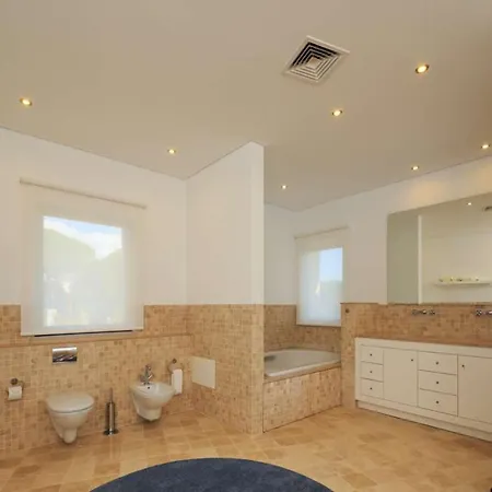别墅 Contemporary Vilamoura Stunning Open Plan Design Azure Elegance