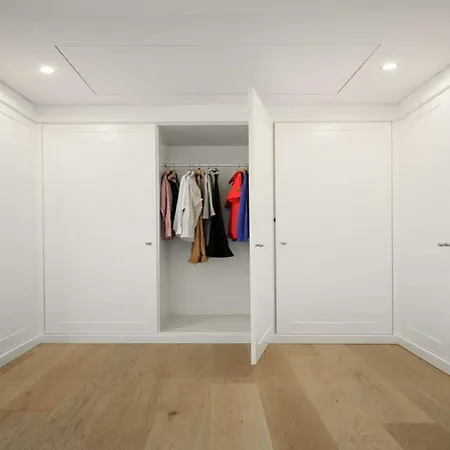 Contemporary Vilamoura Stunning Open Plan Design Azure Elegance فيلة