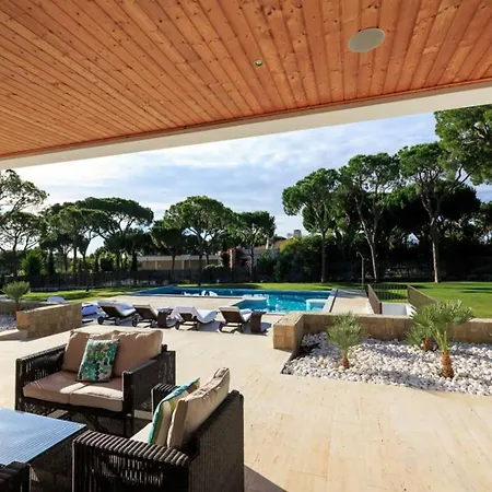 Contemporary Vilamoura Stunning Open Plan Design Azure Elegance 别墅