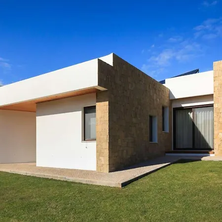 Contemporary Vilamoura Stunning Open Plan Design Azure Elegance 别墅 奎特里拉