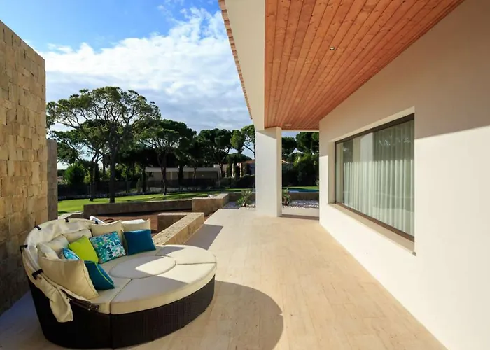 Contemporary Vilamoura Stunning Open Plan Design Azure Elegance * 奎特里拉